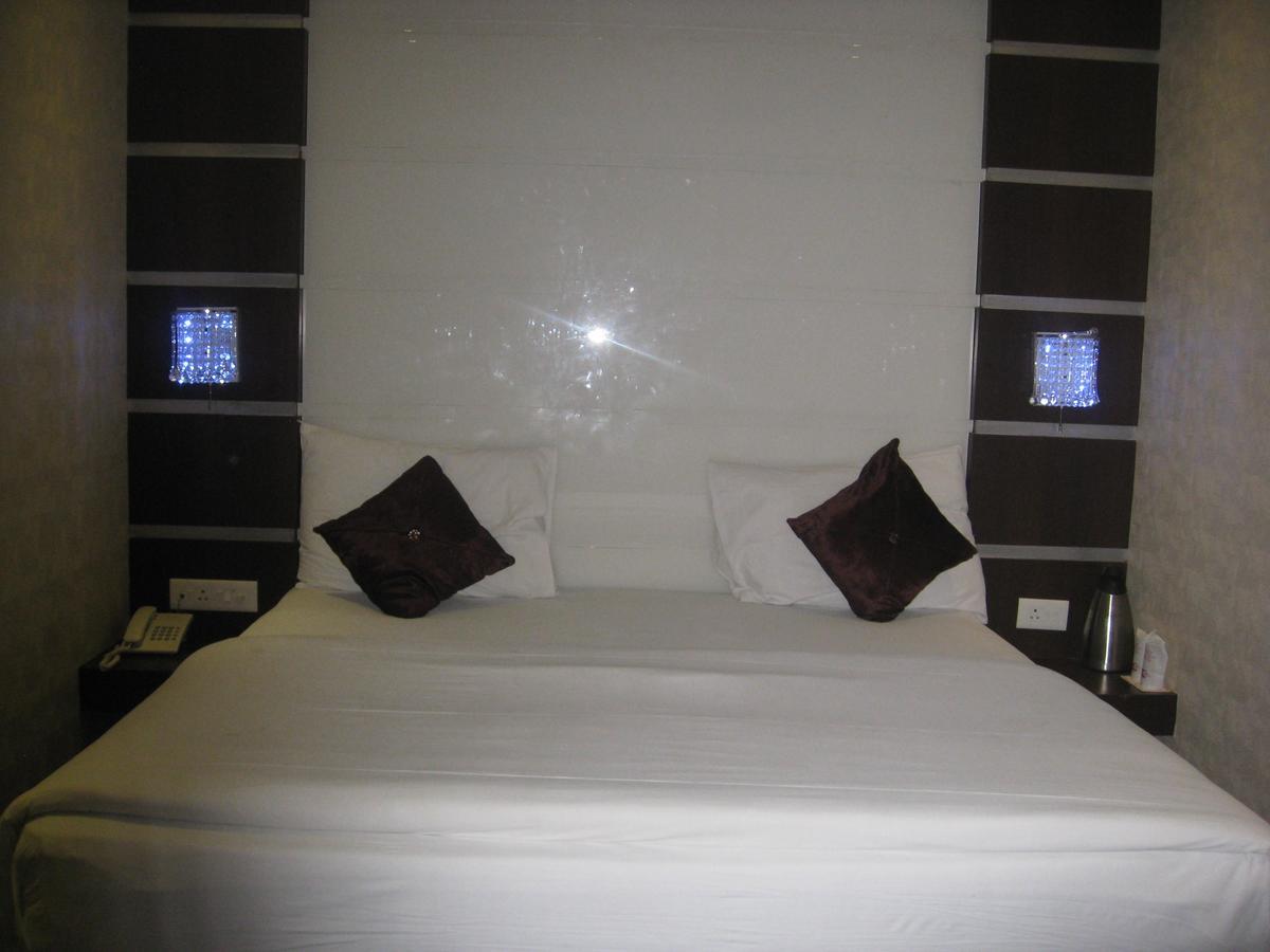 Hotel D'Grand Bareilly Exterior foto