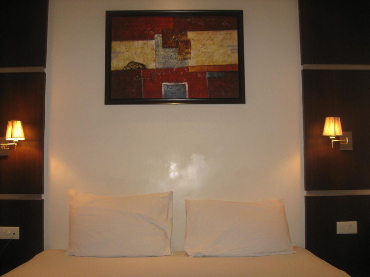 Hotel D'Grand Bareilly Exterior foto